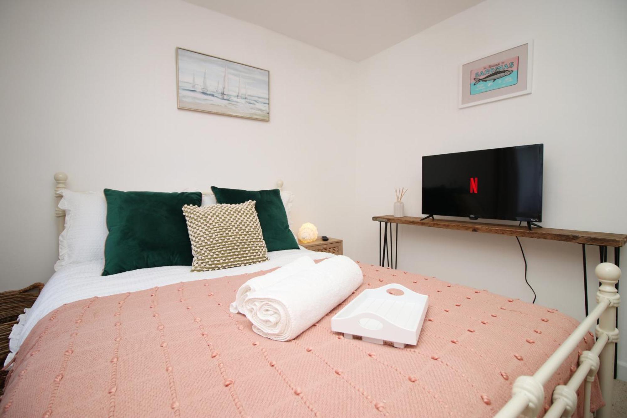 Little Gem In The Mumbles! Fishermans Cottage With Log Burner, Dog Friendly And Welcome Breakfast Hamper! Bagian luar foto