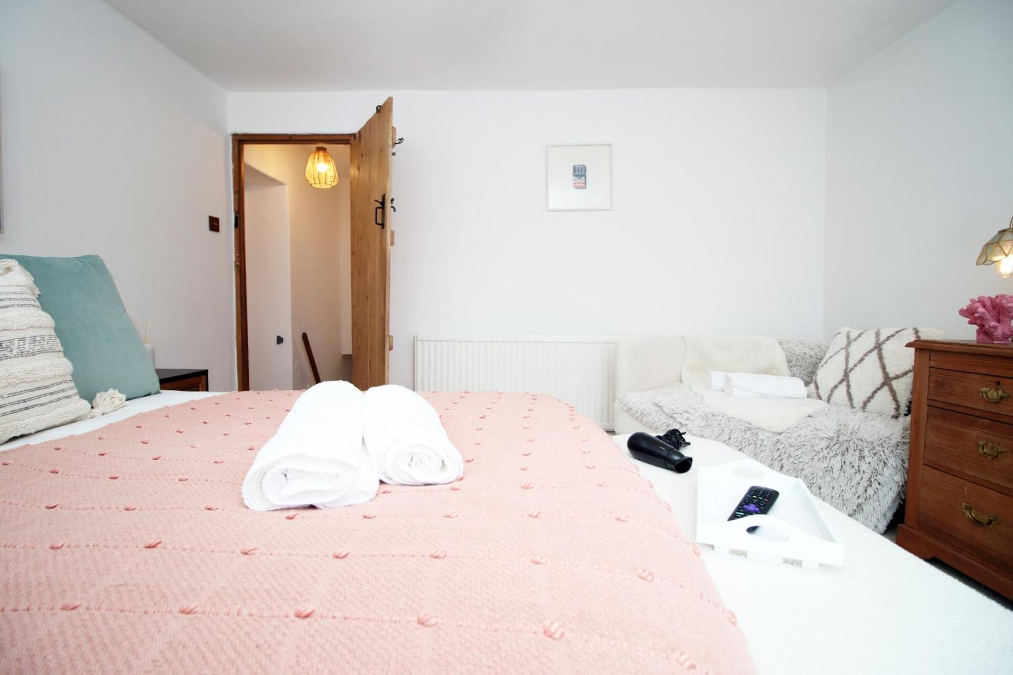 Little Gem In The Mumbles! Fishermans Cottage With Log Burner, Dog Friendly And Welcome Breakfast Hamper! Bagian luar foto