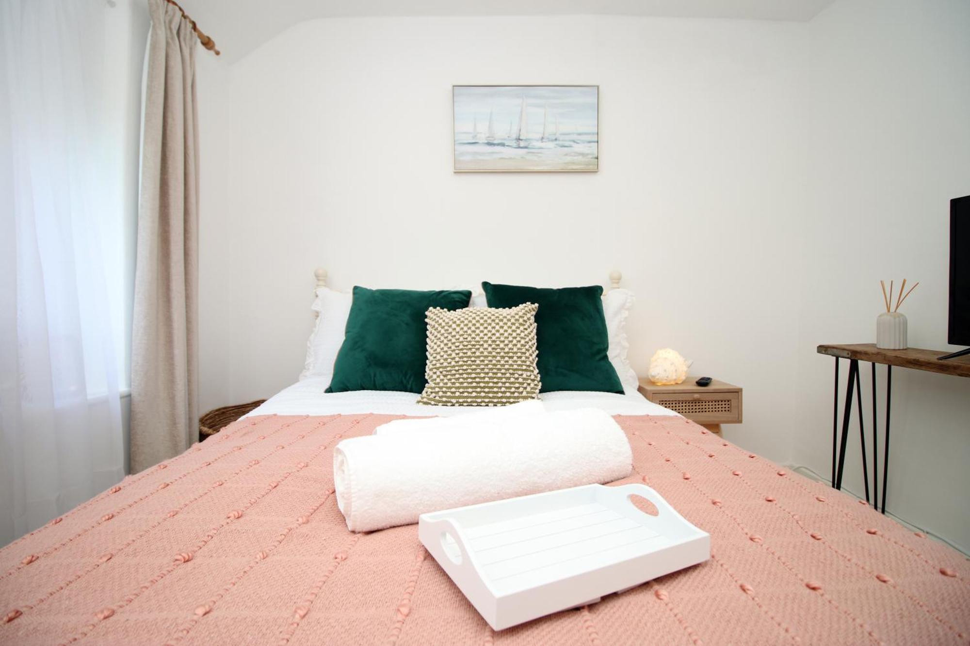 Little Gem In The Mumbles! Fishermans Cottage With Log Burner, Dog Friendly And Welcome Breakfast Hamper! Bagian luar foto