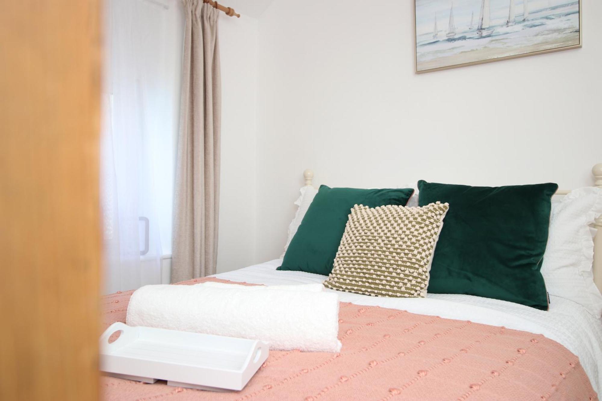 Little Gem In The Mumbles! Fishermans Cottage With Log Burner, Dog Friendly And Welcome Breakfast Hamper! Bagian luar foto